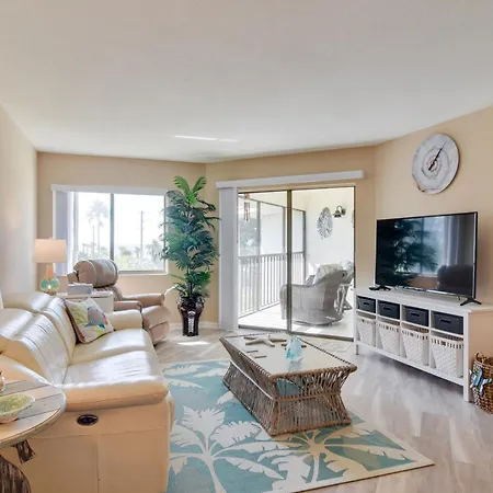 Renovated Beach Nook With Lanai, Steps To The Beach!